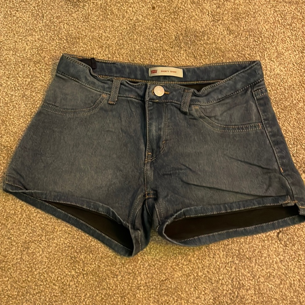 Girls Levi shorts, size 14